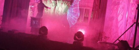 Wyjazd uczniów klas 5-8 na spektakl teatralny „Skrzynia Władcy Piorunów”