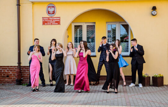 Dziękujemy, przepraszamy i … spadamy – Bal ósmoklasistów 2025